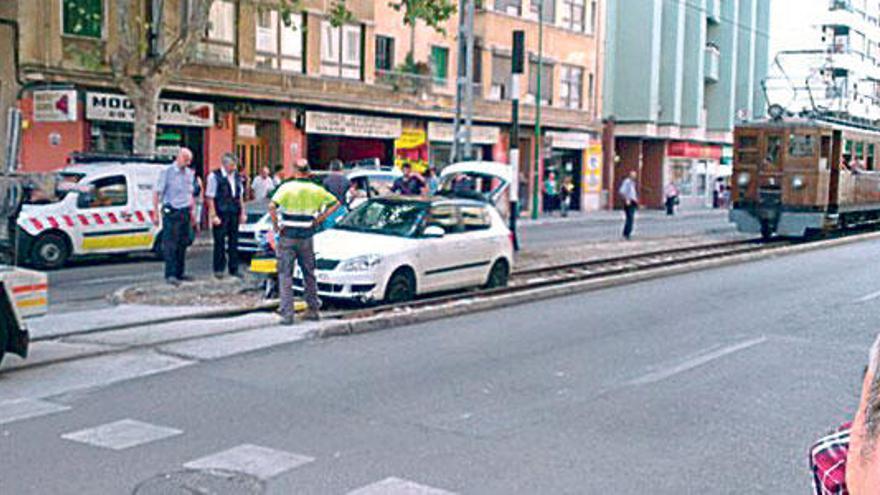 Atrapado en las vías del tren de Sóller