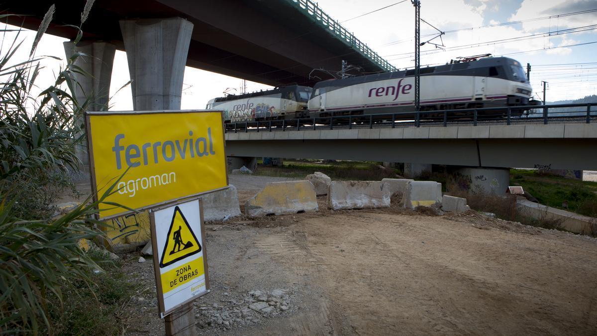 Imagen de archivo de un viaducto de alta velocidad en Cataluña.