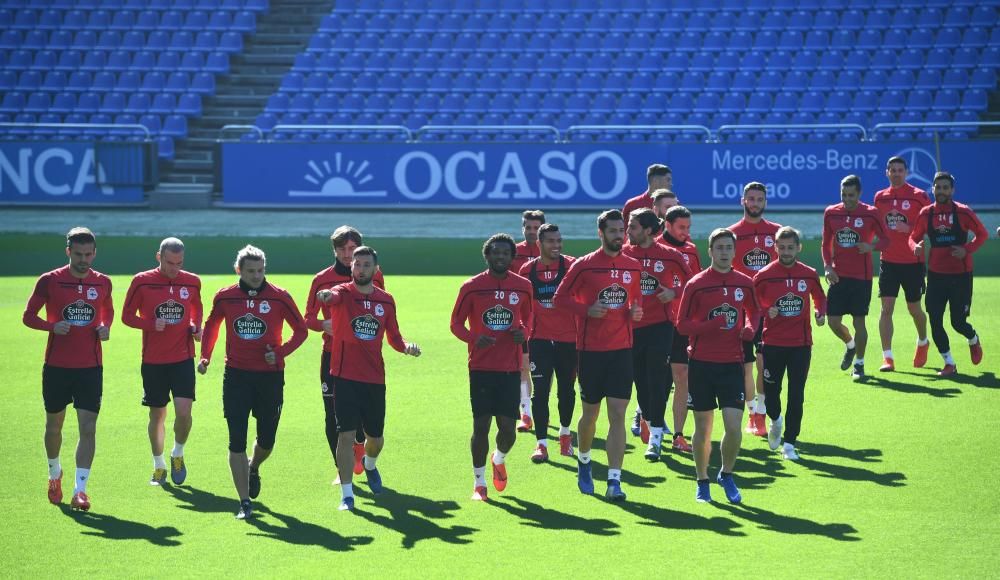 Carlos Fernández comienza a realizar algunas tareas con el grupo aunque su presencia en la convocatoria para el partido contra el Almería parece poco probable.