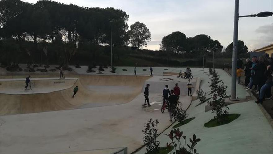 La localidad abre la pista de skate más grande de la región