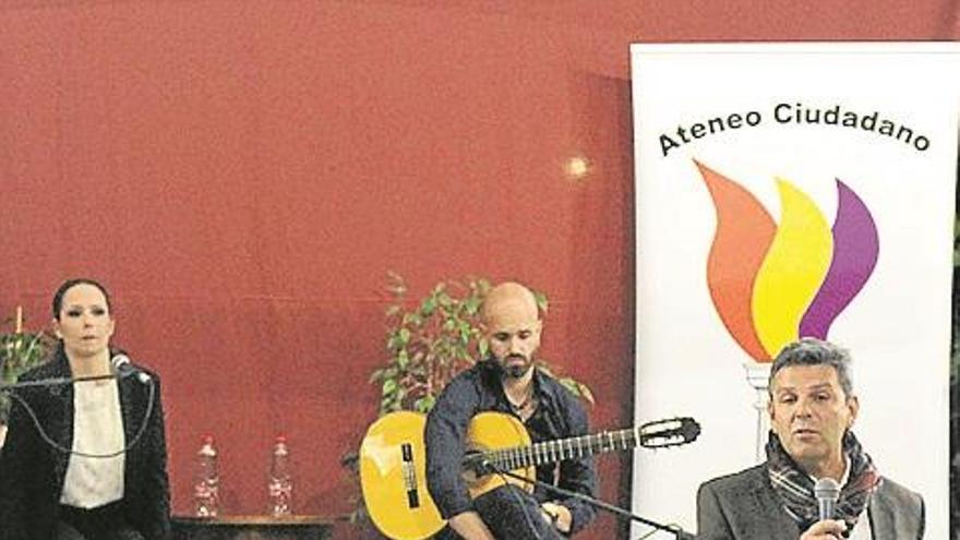 Antonio Manuel presenta en el Centro Filarmónico ‘Flamenco. Arqueología de lo jondo’