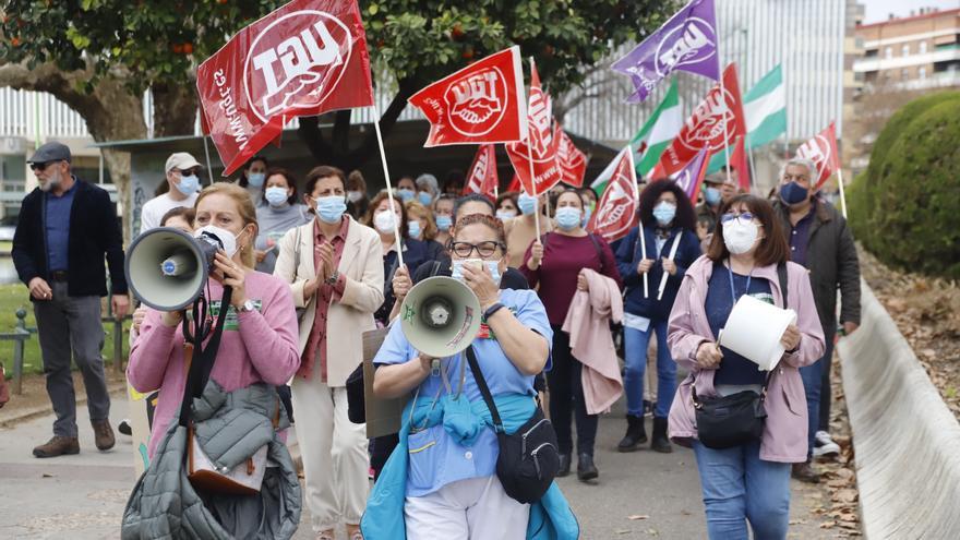 Manifestación de las trabajadoras de la limpieza del hospital Reina Sofía