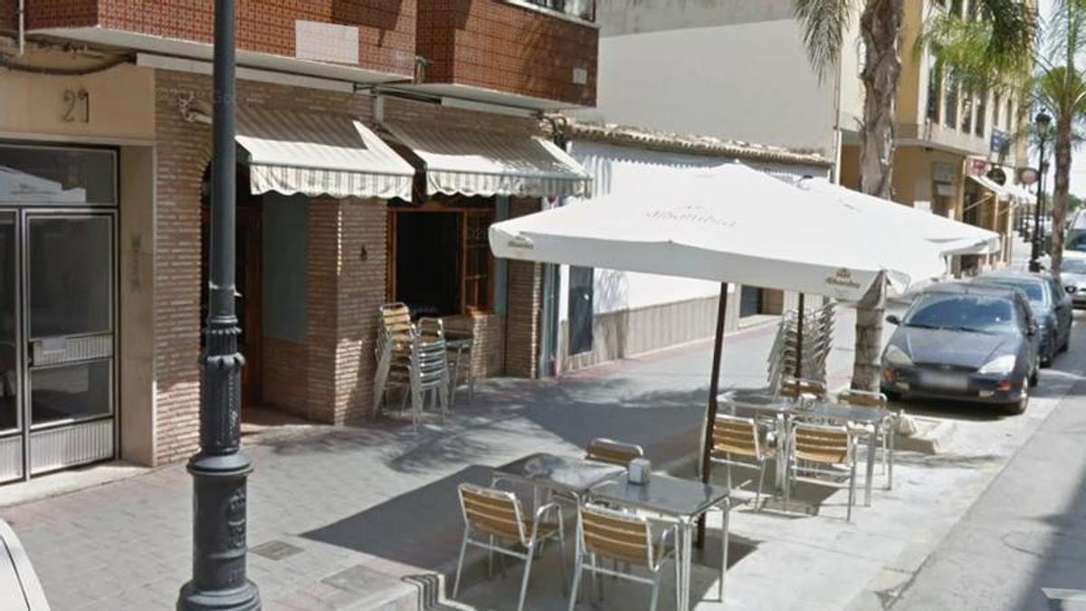 Bar en el que ha tenido lugar el doble acuchillamiento esta tarde de sábado