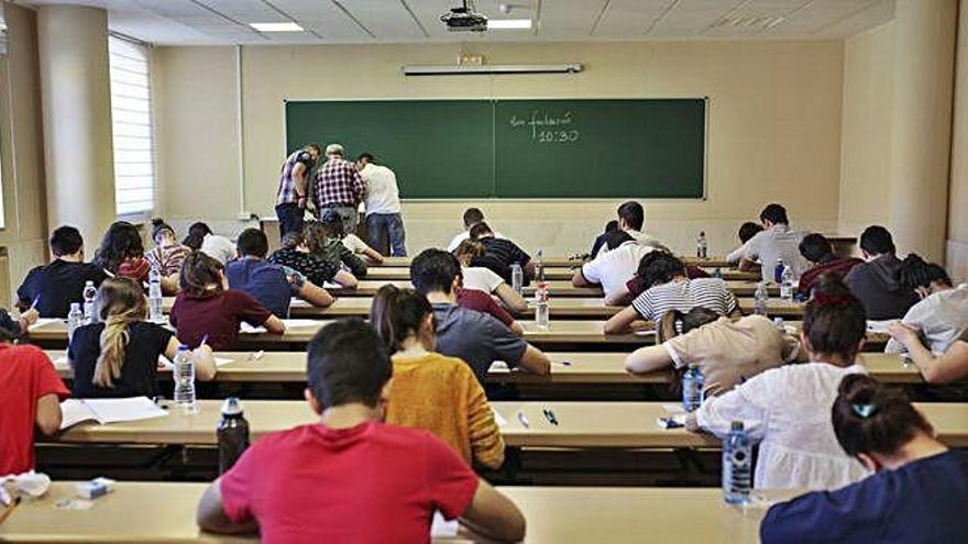 Estudiantes realizan las pruebas de la EBAU, hace unos días en Zamora.