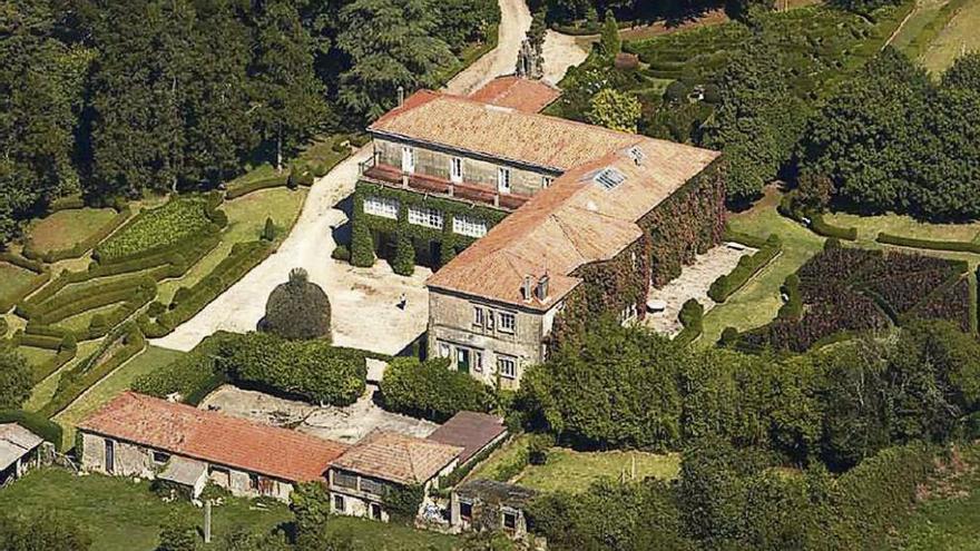 Jardines y el pazo de Xaz, que se prevé convertir en un hotel estilo &#039;chateau&#039; francés. la opinión