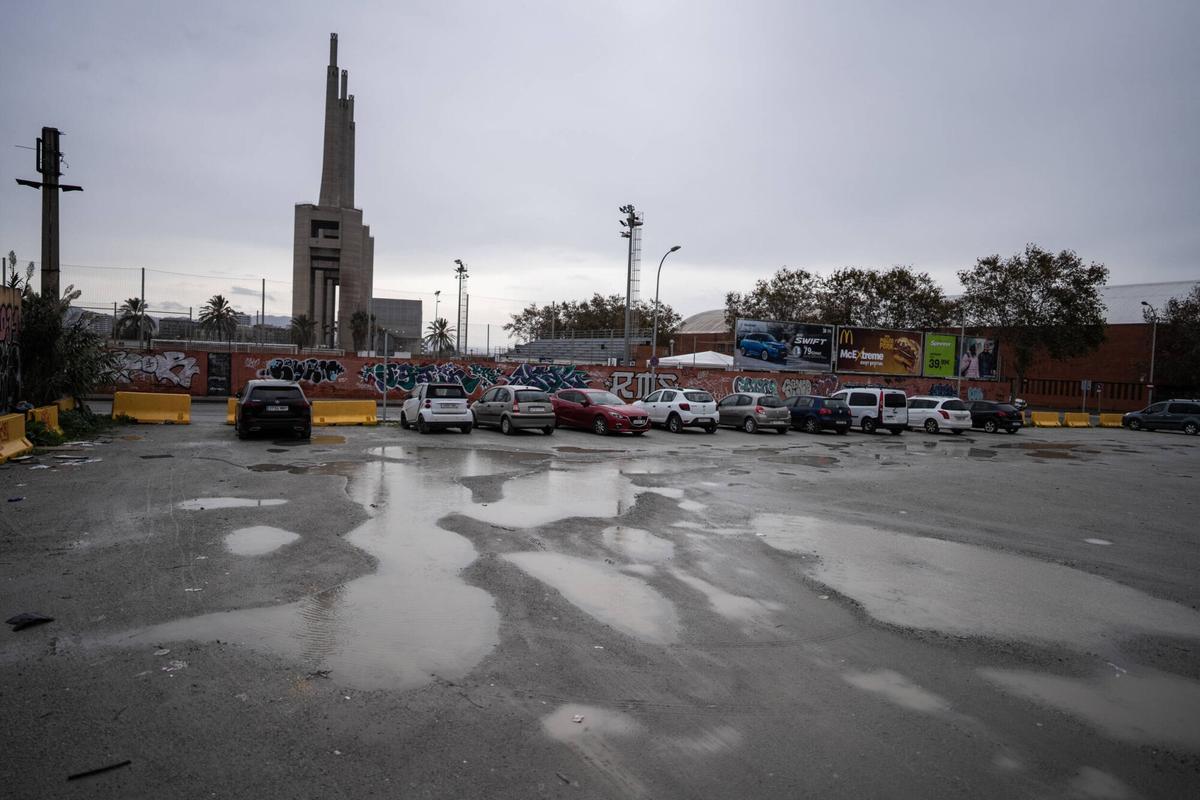 SANT ADRIÀ DE BESÒS 13/11/2024 Barcelona. Zonas inundables en el barrio cerca de las Tres Chimeneas de Sant Adrià. FOTO de ZOWY VOETEN