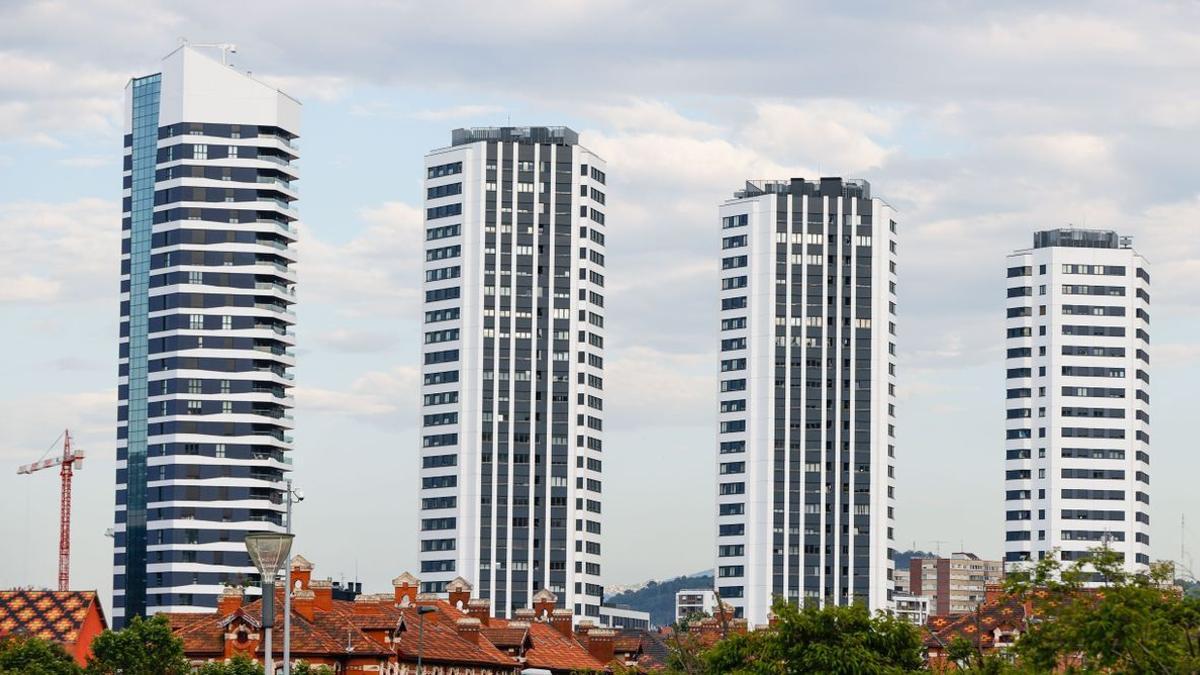 Torres de edificios en Bilbao.