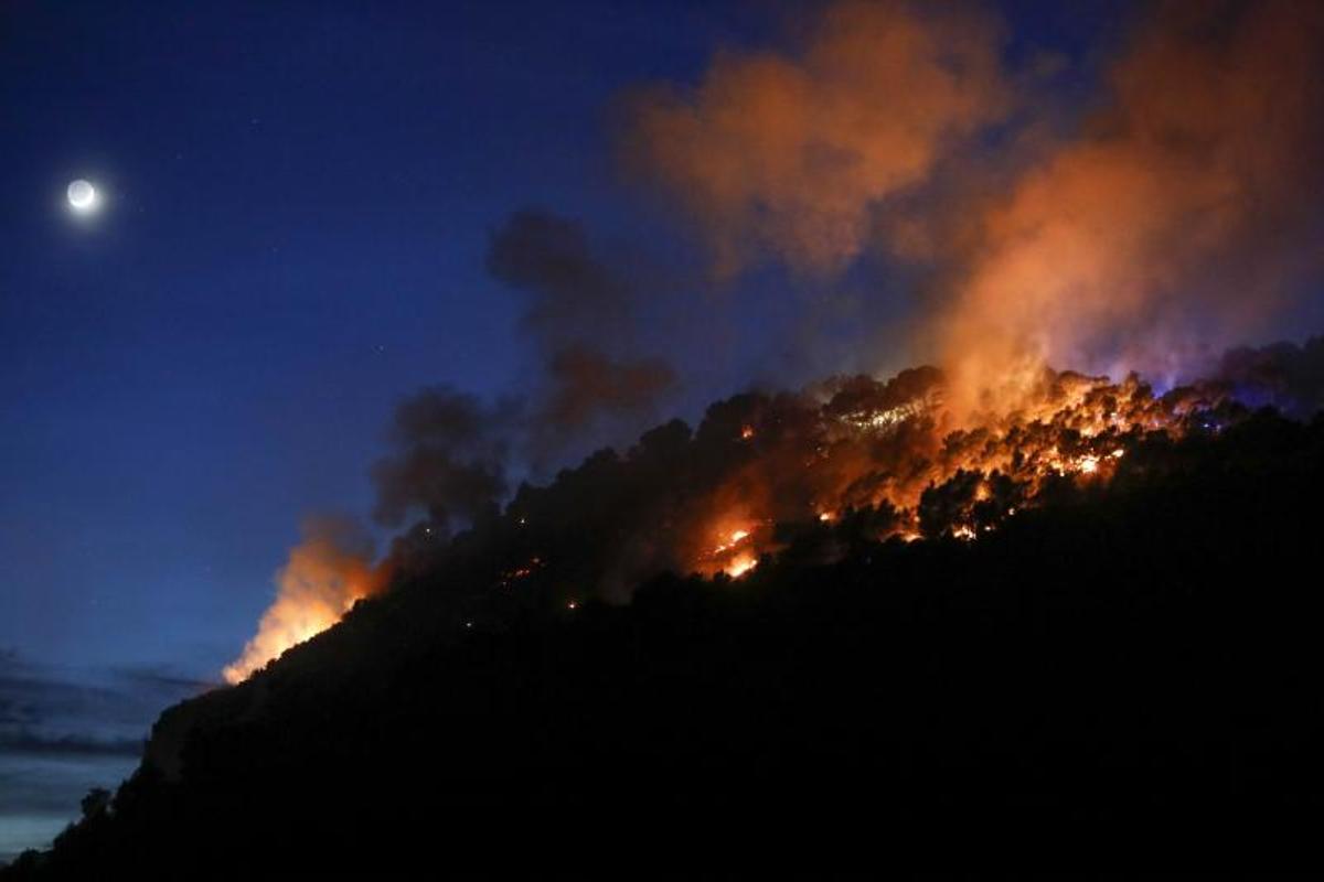Foto archivo de un incendio en la Calderona.