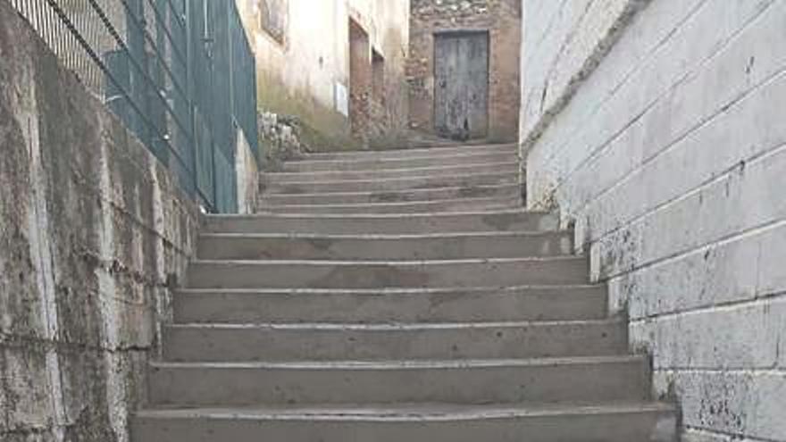 Zona de las escaleras mejorada.