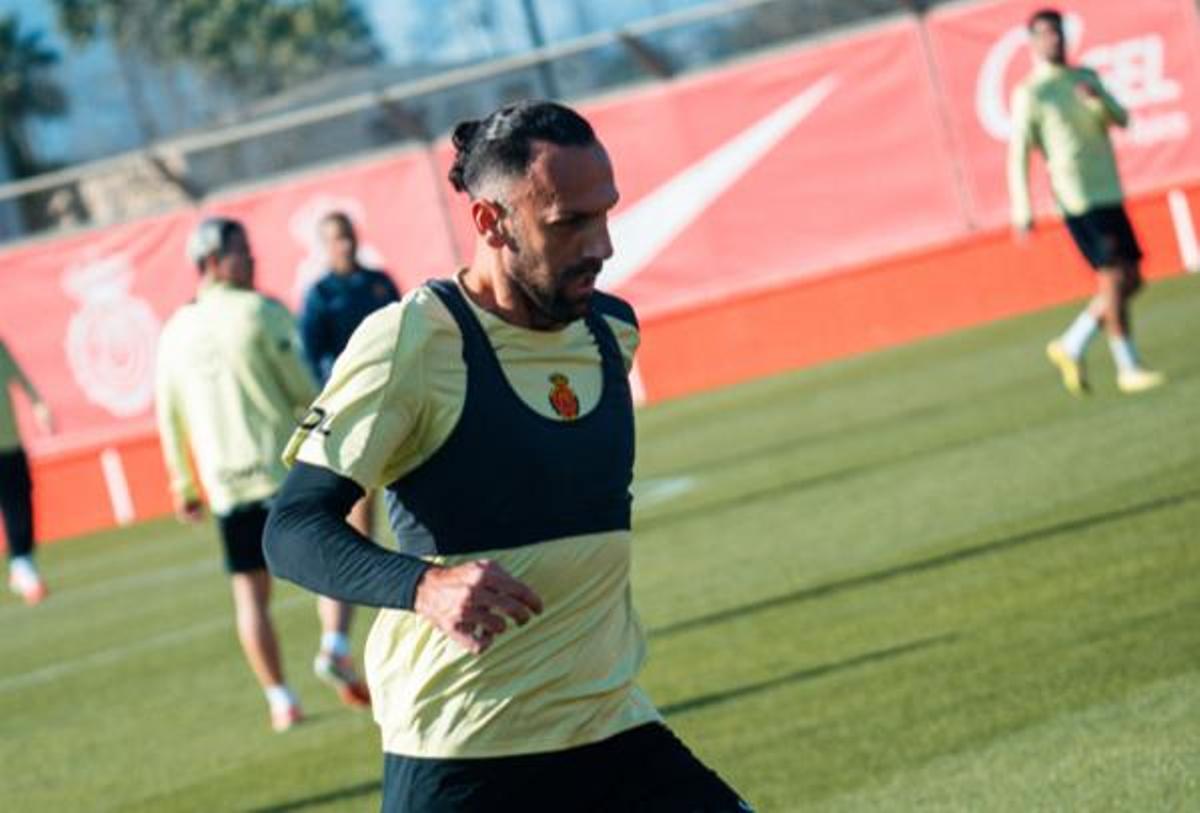 Muriqi, durante un entrenamiento en Son Bibiloni.