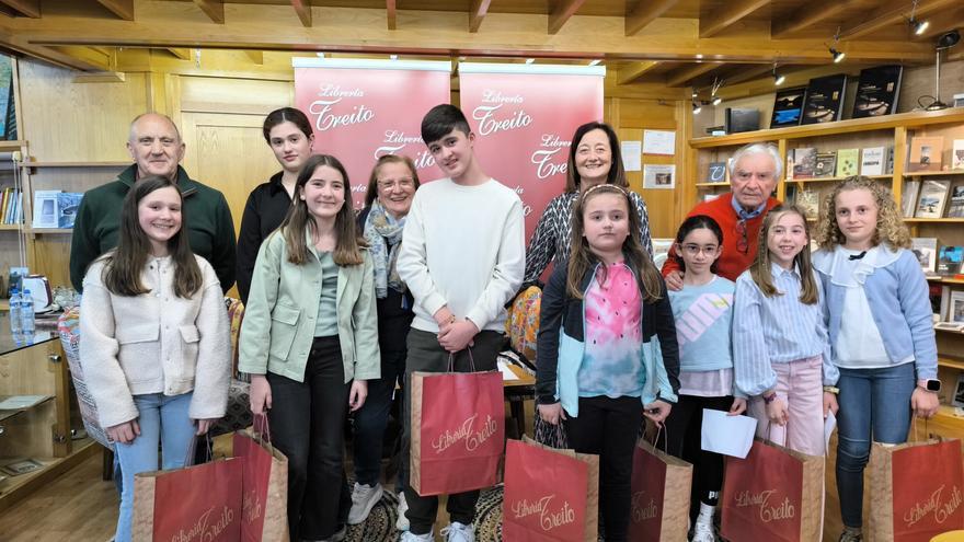 Así se celebra en Cangas del Narcea el Día del libro infantil y juvenil (con reivindicación incluida sobre el papel de las librerías rurales)