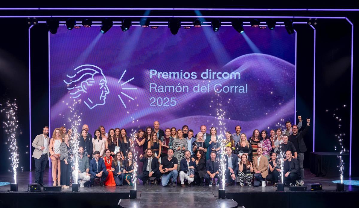 Grupo de galardonados con los Premios dircom Ramón del Corral