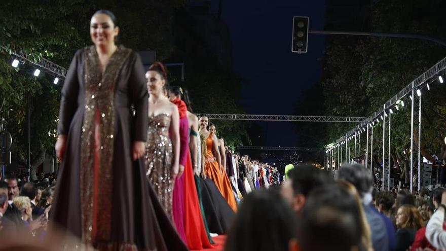 Las 79 aspirantes a Bellea del Foc brillan en la Gala de Candidatas