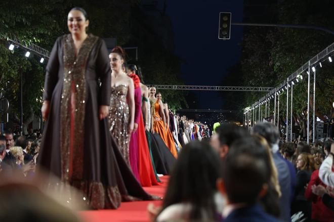 Las 79 aspirantes a Bellea del Foc brillan en la Gala de Candidatas
