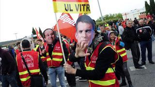 La carrera política de Manuel Valls en Francia, un pesado lastre