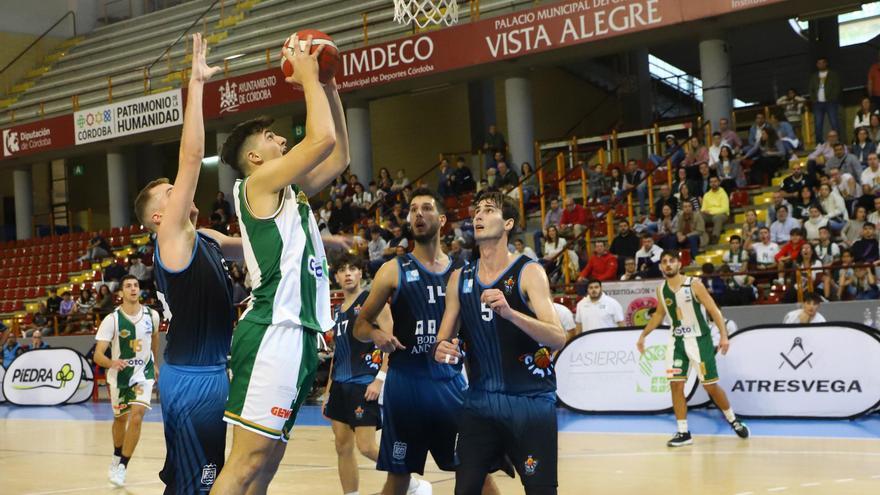 La jornada en la EBA | El Coto Córdoba de Baloncesto consigue su primer triunfo