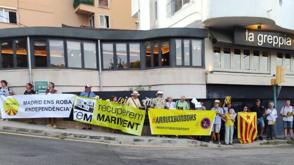 Protesta antimonárquica frente a Marivent