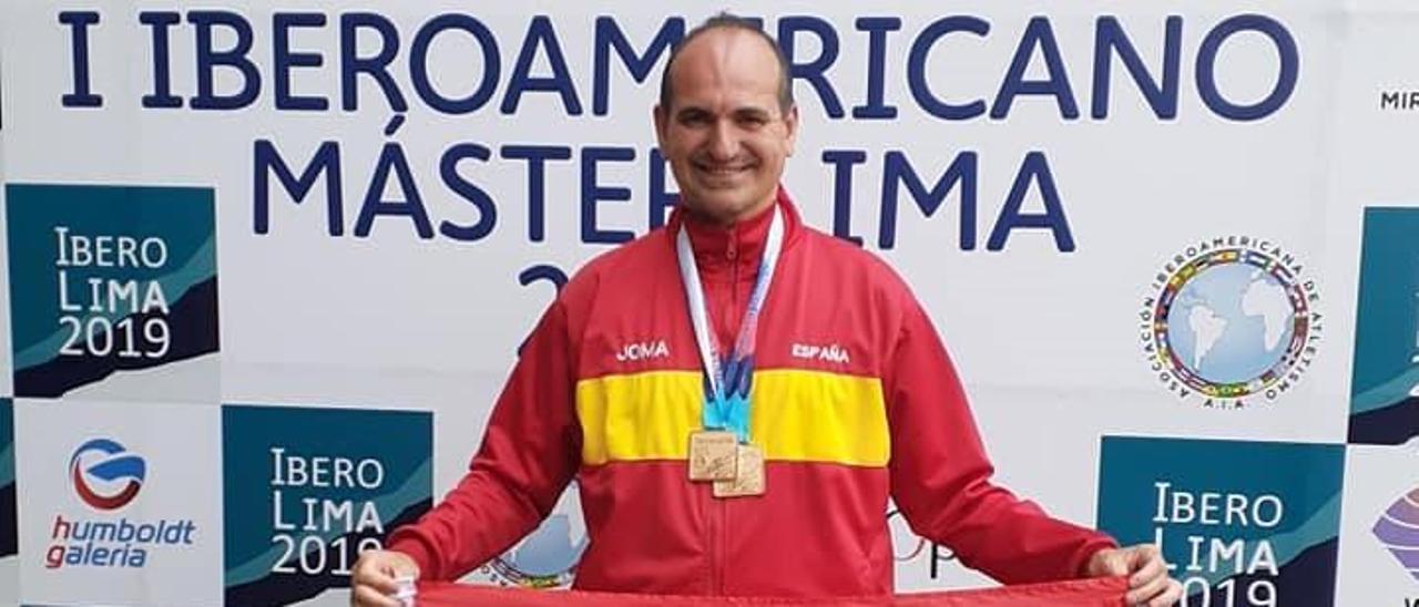 Paco Solana, con sus dos oros en el Iberoamericano Master en 2019