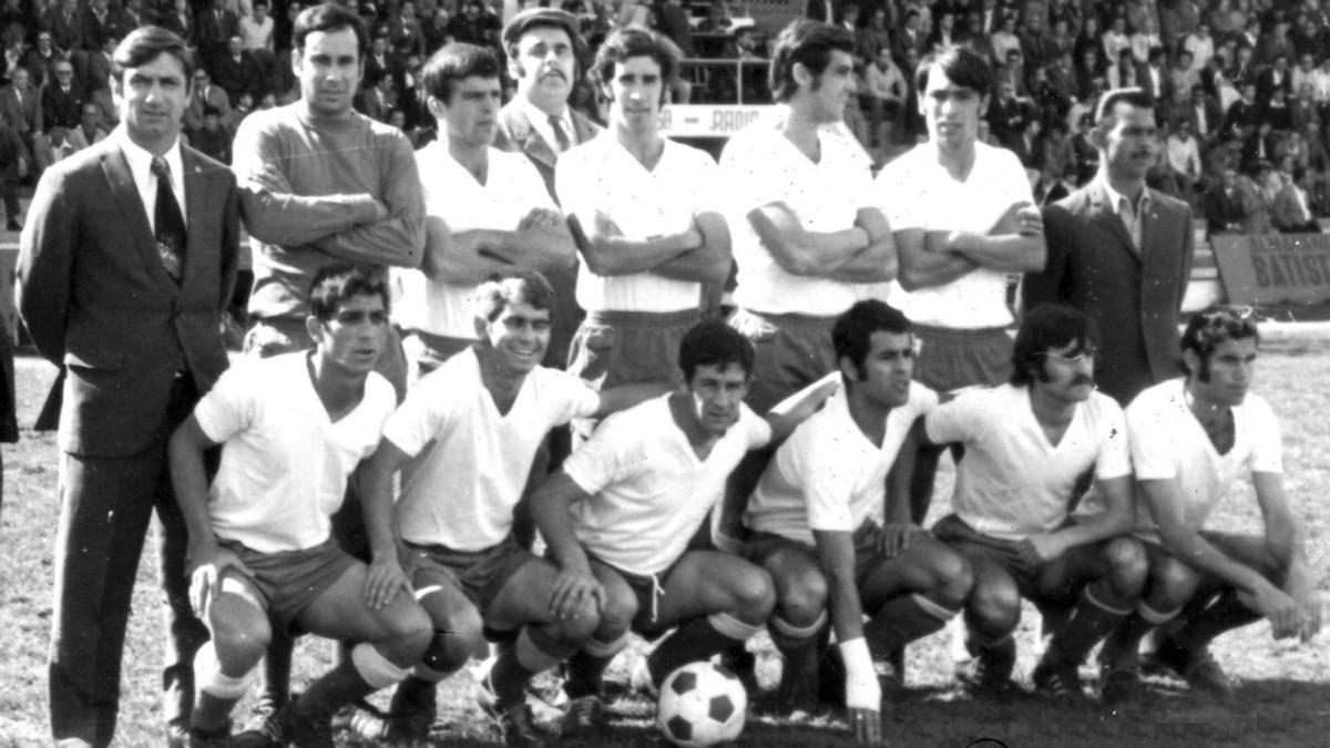 Del Castillo, Pepito, Óscar, Molina, Esteban, Juanito, Manolo, Bergara, Mauro, Laguna y Cabrera (CD Tenerife 71/72).