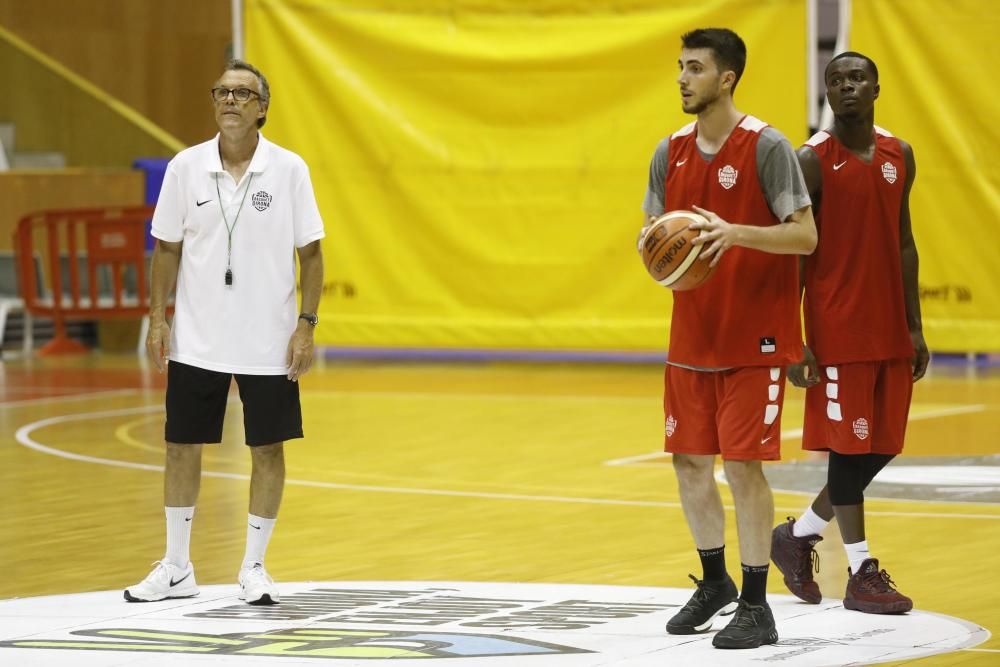 Entrenament de portes obertes del Bàsquet Girona