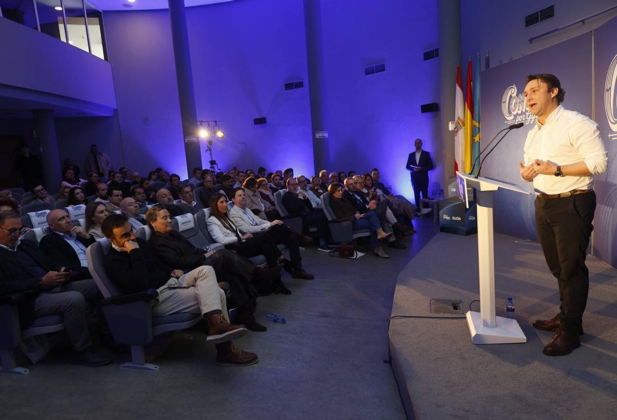 Andrés Ruiz durante la clausura de la convención local del PP de Gijón. | MARCOS LEÓN