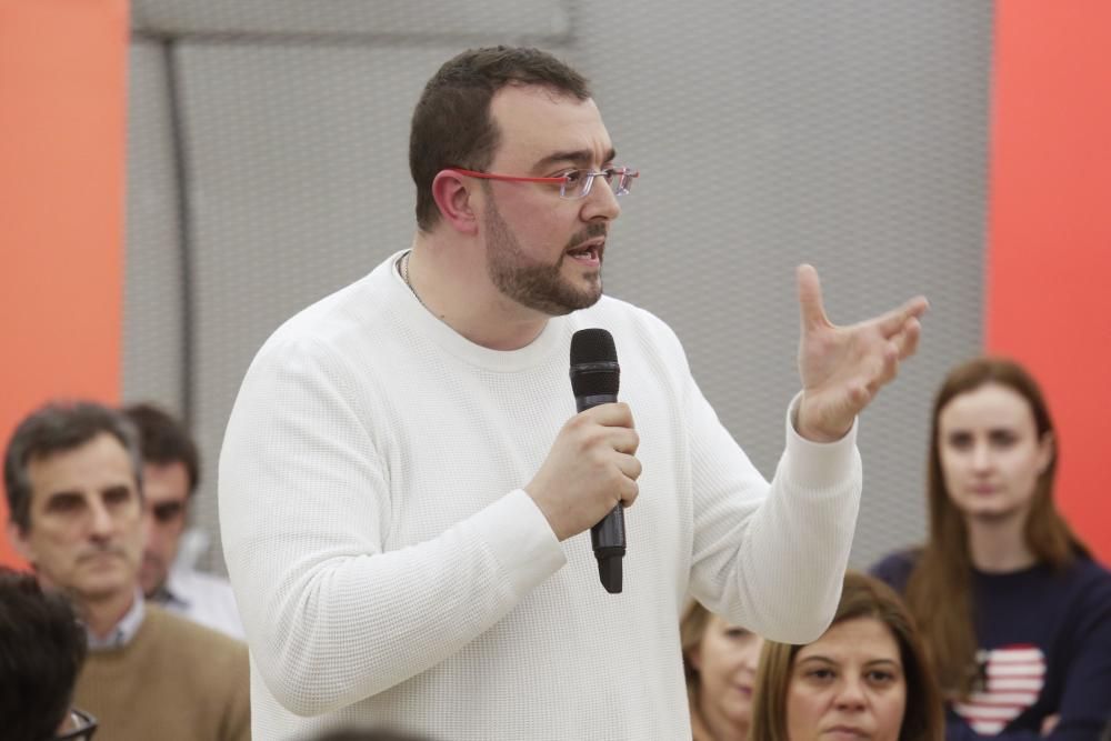 Asamblea abierta del PSOE en Oviedo