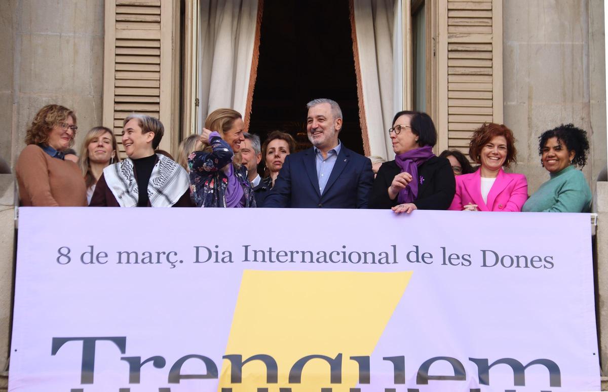 'Rompamos el techo de cristal', el lema del Ayuntamiento de Barcelona por el 8M