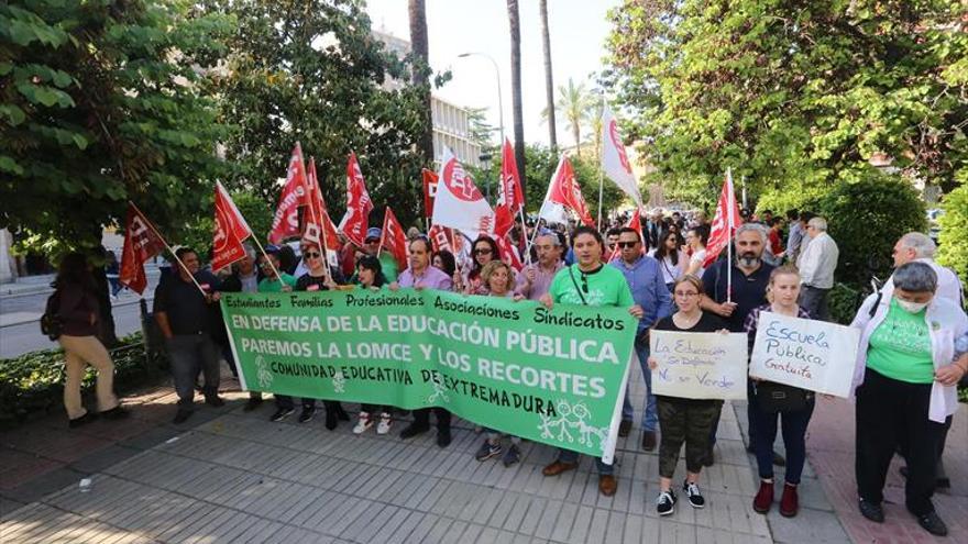 Extremadura se suma a la protesta contra la Lomce y los recortes en educación