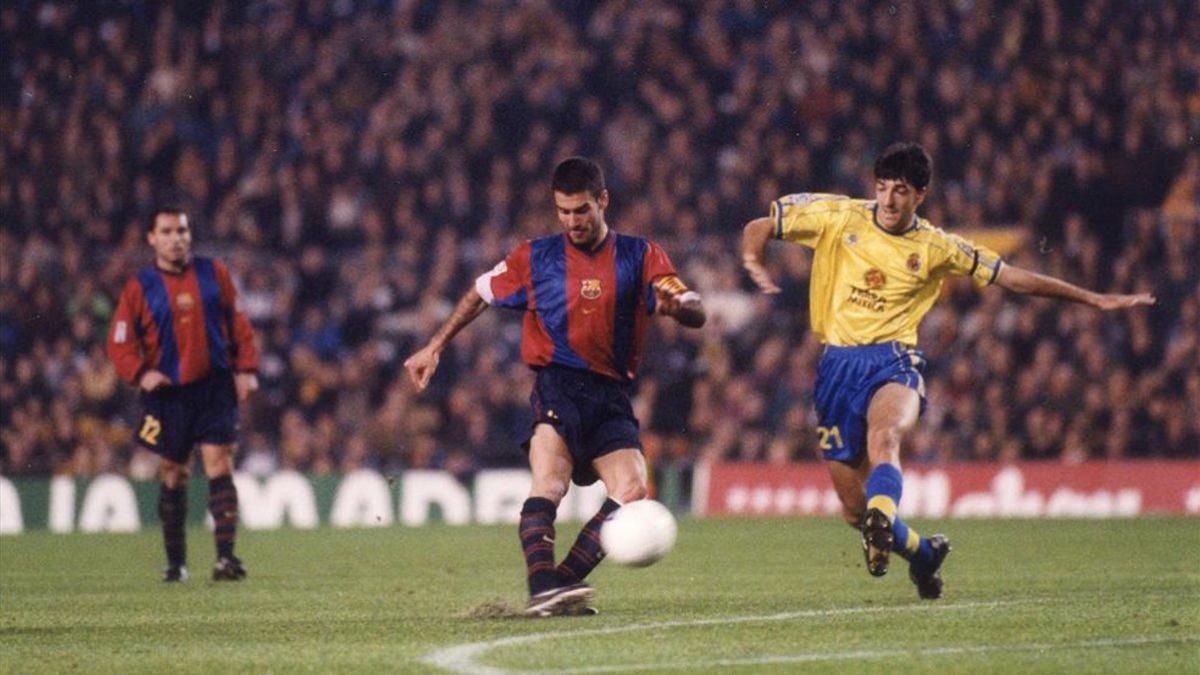 Imanol, junto a Guardiola en el partido de 1998