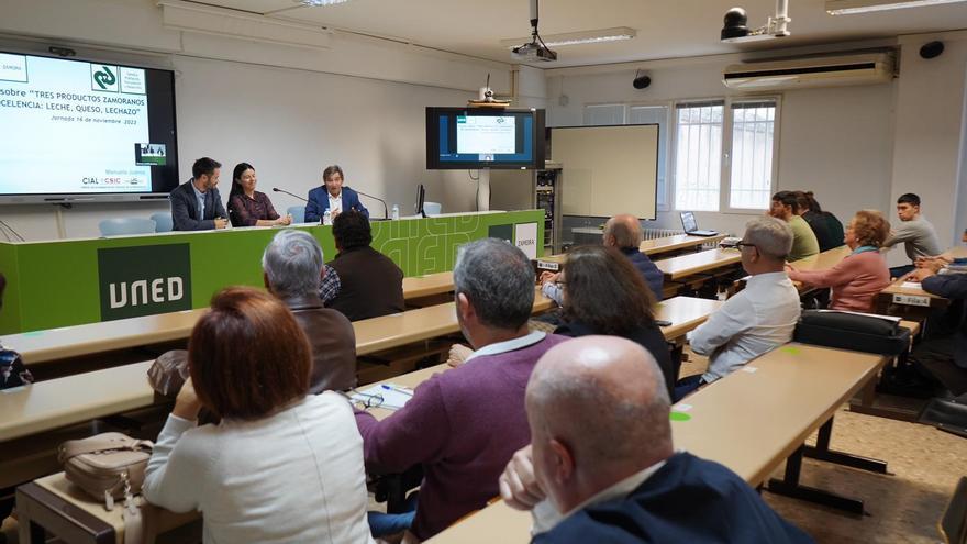 La UNED de Zamora evidencia las contribuciones a la salud del consumo de leche y queso