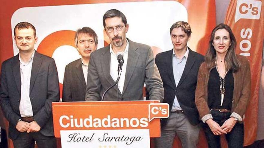 Los responsables de Ciudadanos en Balears comparecieron para valorar sus resultados durante la noche electoral.