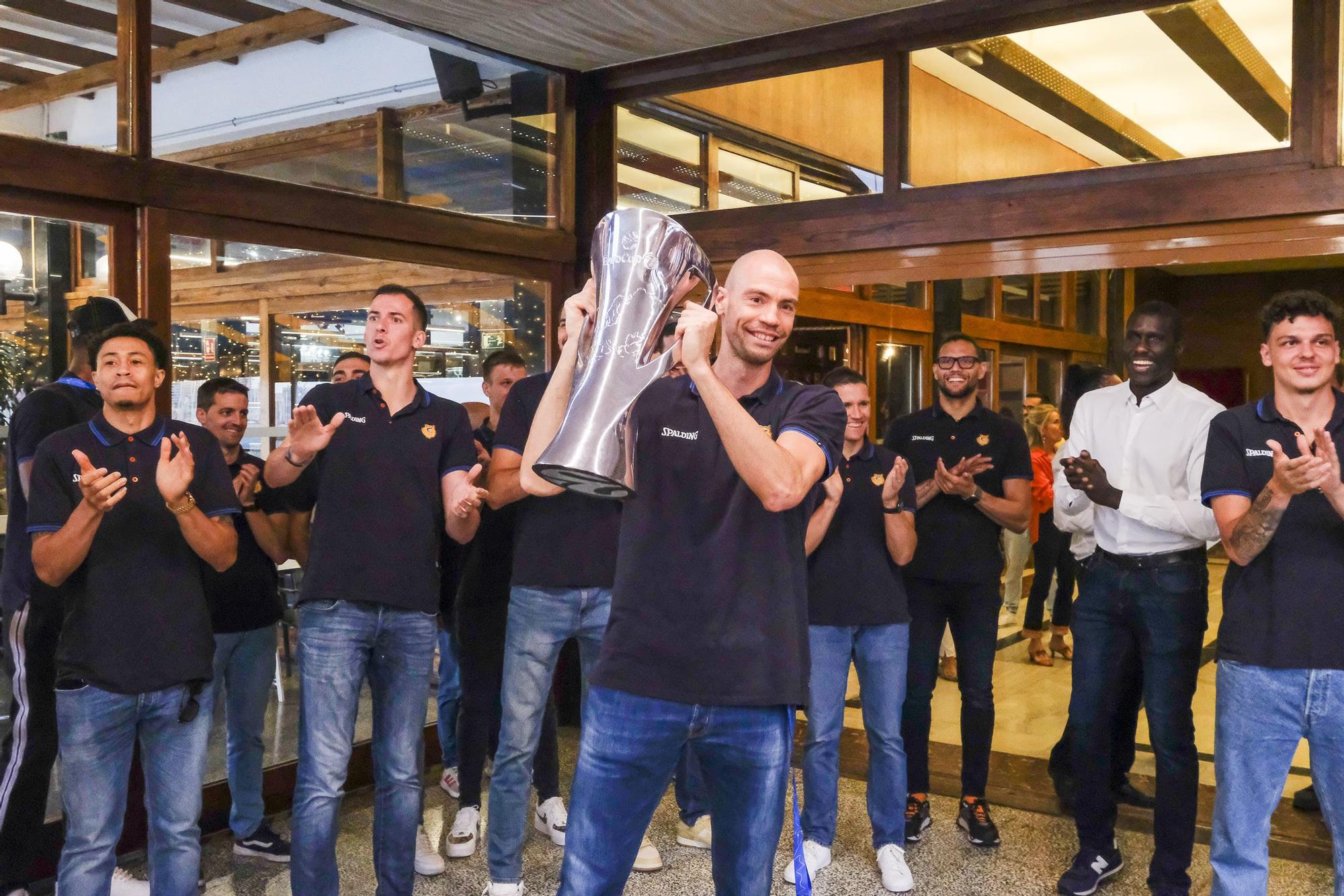 Celebración del Granca en el Náutico tras ganar la Eurocup