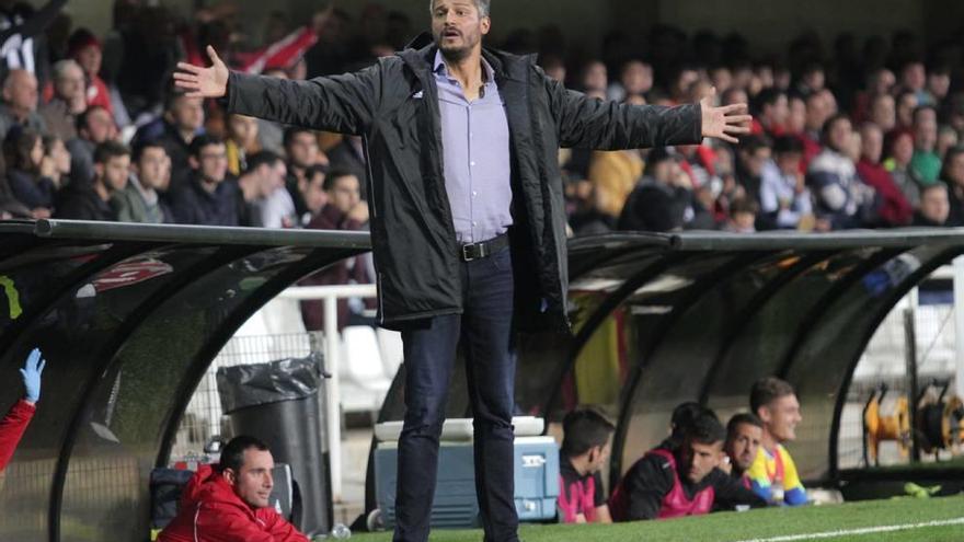 Gustavo Munúa en plena acción durante un encuentro de esta temporada en casa.