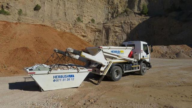 Un amplio catálogo de contenedores disponibles para adaptarse a las necesidades de la obra. | HERBUSA
