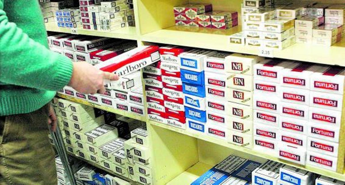 La cajetilla de tabaco, según los expertos, «tiene que dejar de ser atractiva». | LA OPINIÓN