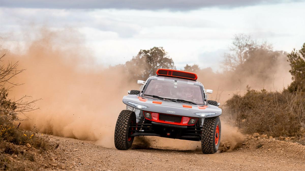Sainz, en las pruebas con su nuevo coche para el Dakar