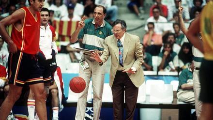 Díaz-Miguel, en un encuentro de la selección con Juanito De La Cruz como ayudante