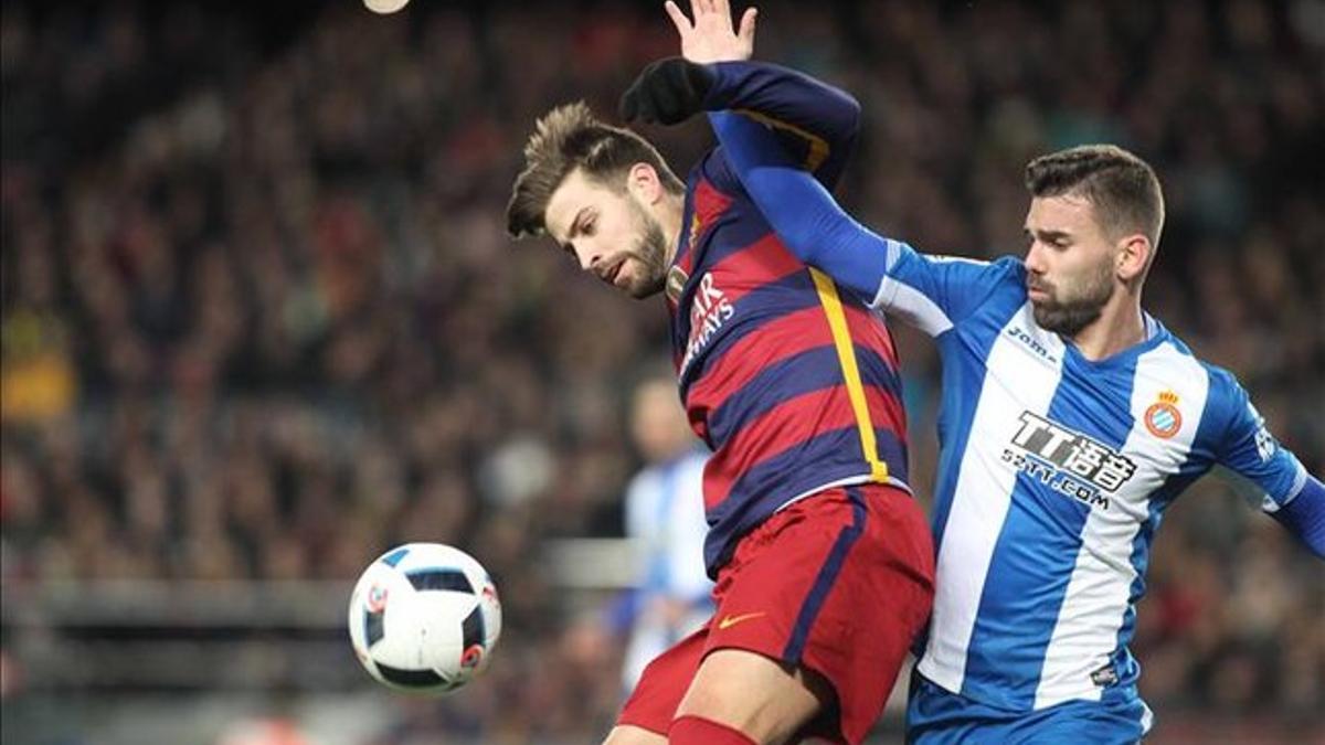 Piqué está inmerso en una continua polémica con la afición del Espanyol