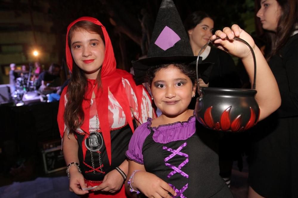 Fiesta de Halloween en la plaza de San Francisco de Cartagena