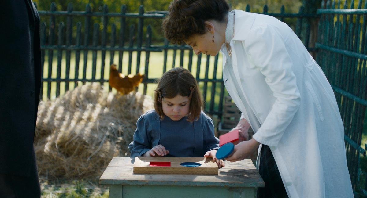 Fotograma de 'Maria Montessori', película de Léa Todorov que se estrena en España el 1 de mayo