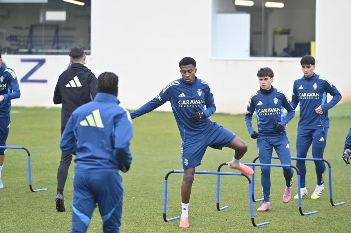 EN IMÁGENES | El Real Zaragoza vuelve a los entrenamientos tras el parón por Navidad EN IMÁGENES | El Real Zaragoza vuelve a los entrenamientos tras el parón por Navidad