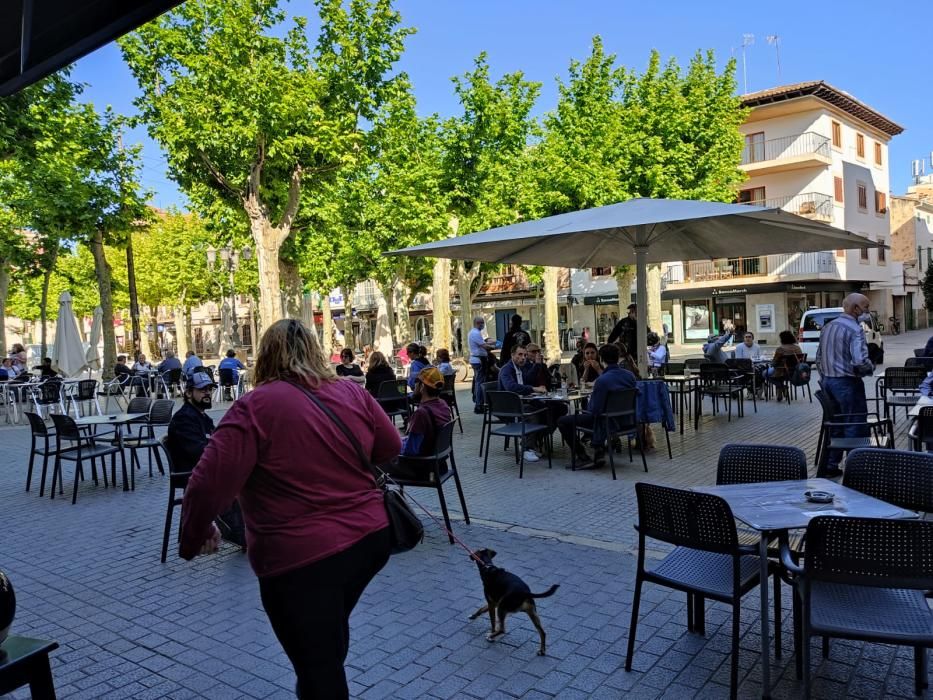 El olor a variat inunda la plaça Major de sa Pobla