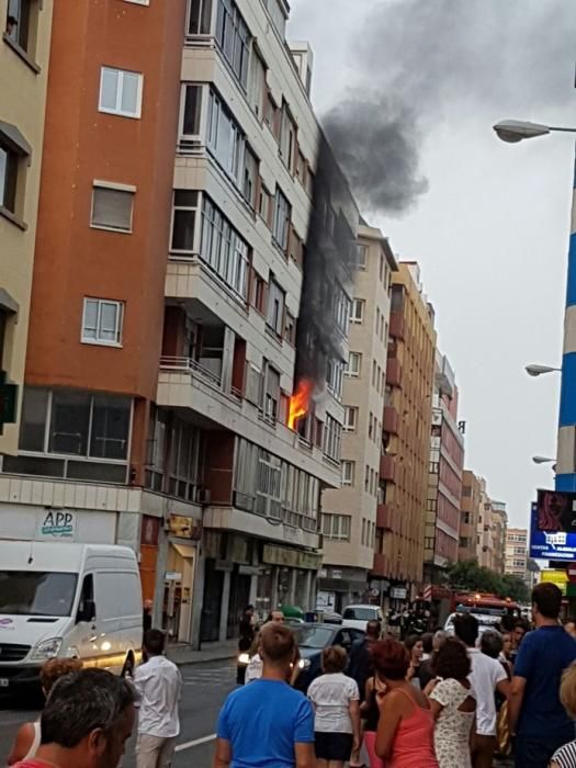 Incendio en la calle Fernando Guanarteme de la capital grancanaria