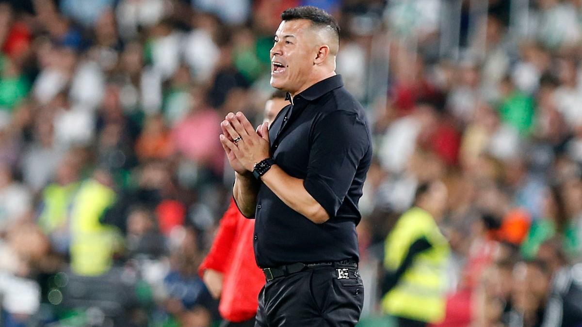 Almirón: “En el Madrid todos juegan a lo mismo, nunca he visto algo igual”