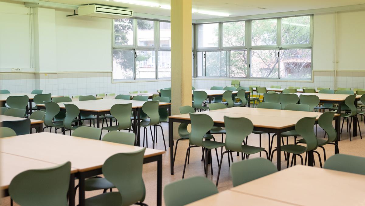 El Pla Clima Escola Barcelona se materializa en la instalación de sistemas de aerotermia y cerca de 30.000 metros cuadrados de placas fotovoltaicas