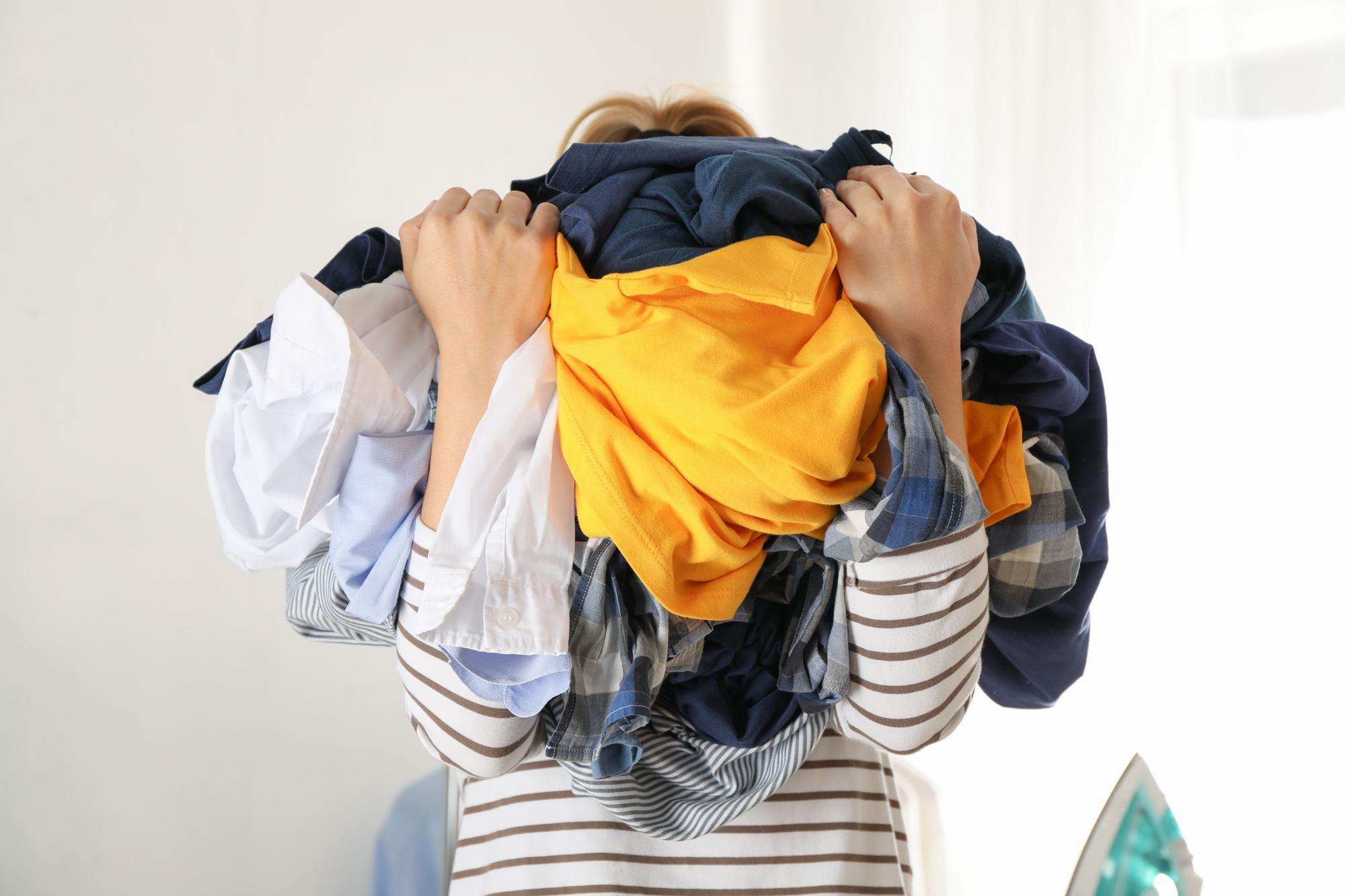 Cómo doblar la ropa con el método Marie Kondo paso a paso