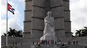 Les cendres del líder revolucionari s’hi estaran fins dimarts a la tarda.