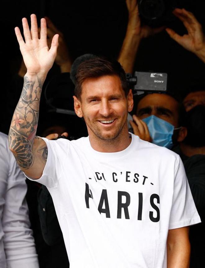 La locura en París por Messi, en imágenes