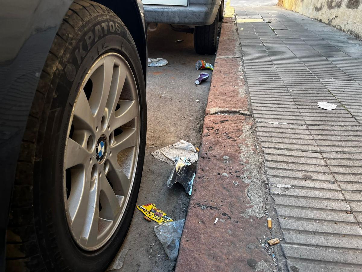 Las quejas vecinales también están relacionadas con la presencia de basura en las calles.