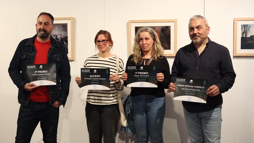 Mónica Vila Ferreirós recoge en Carballo el premio Eirís, que atesora ya una colección de 109 fotos